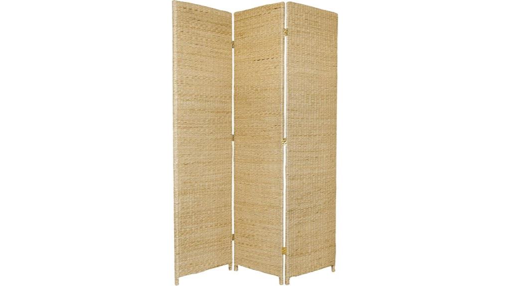 tall red lantern divider